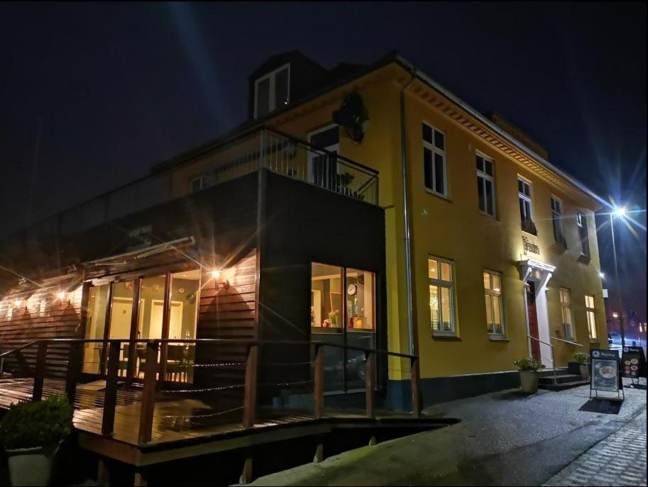 Fjordvejen Apartments กรอสตีน ภายนอก รูปภาพ